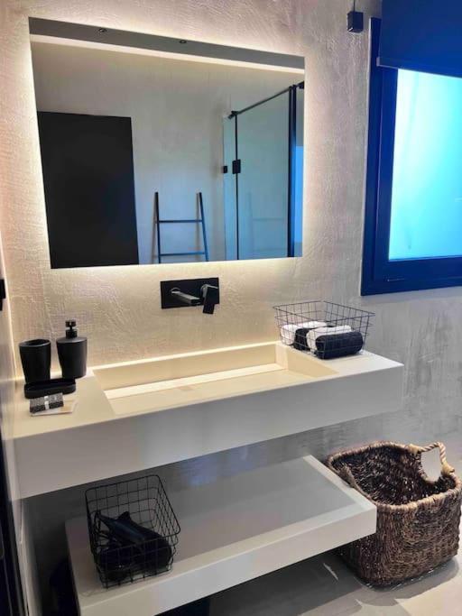דירה 2 Bedroom Luxury By The Sea! לגוניסי