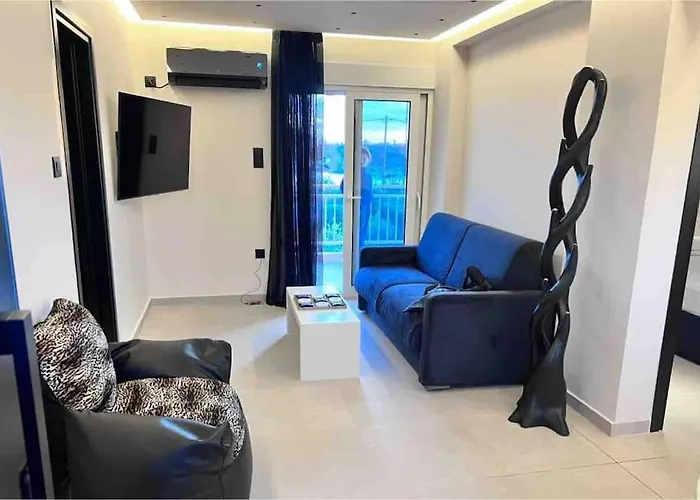 Lagonisi 2 Bedroom Luxury Apartment By The Sea!