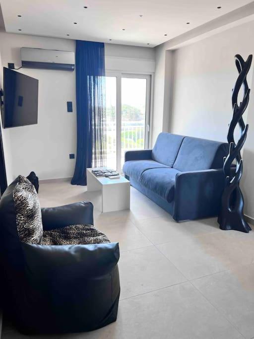 2 Bedroom Luxury By The Sea!