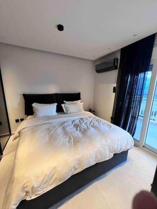 2 Bedroom Luxury By The Sea! Apartment