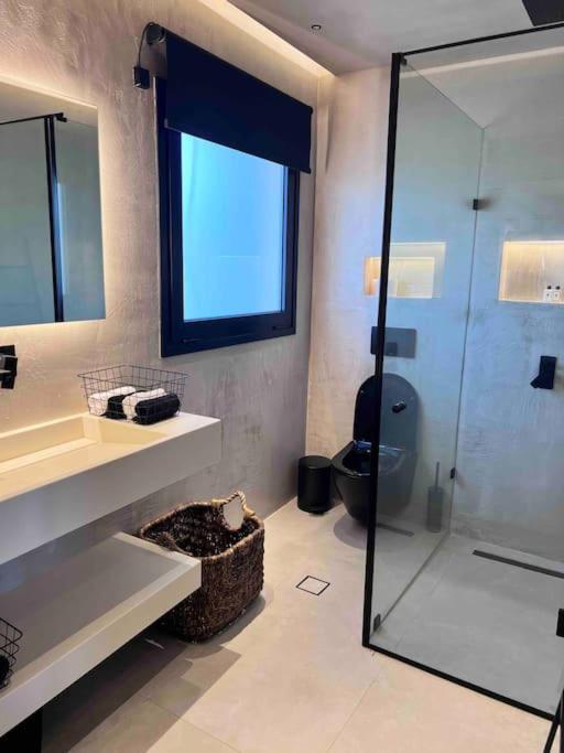 Apartment 2 Bedroom Luxury By The Sea! Lagonisi